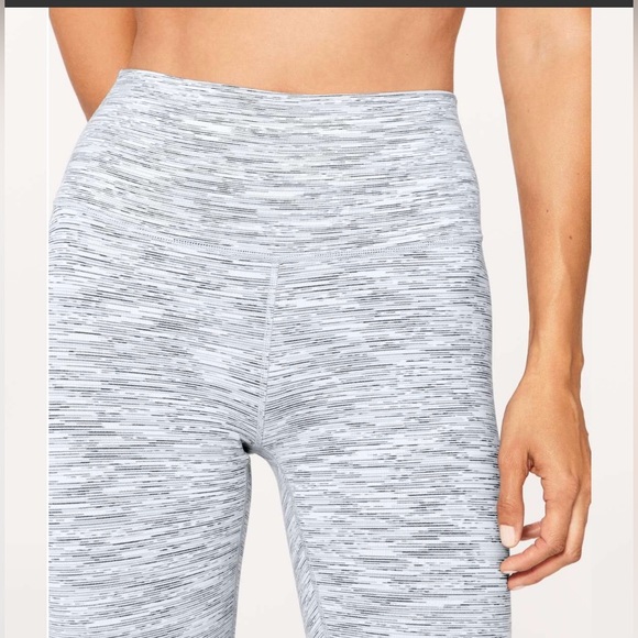 Lululemon High Rise 7/8 Tight 25" Leggings in Wee Are From Space Color Size 4 - Picture 3 of 8